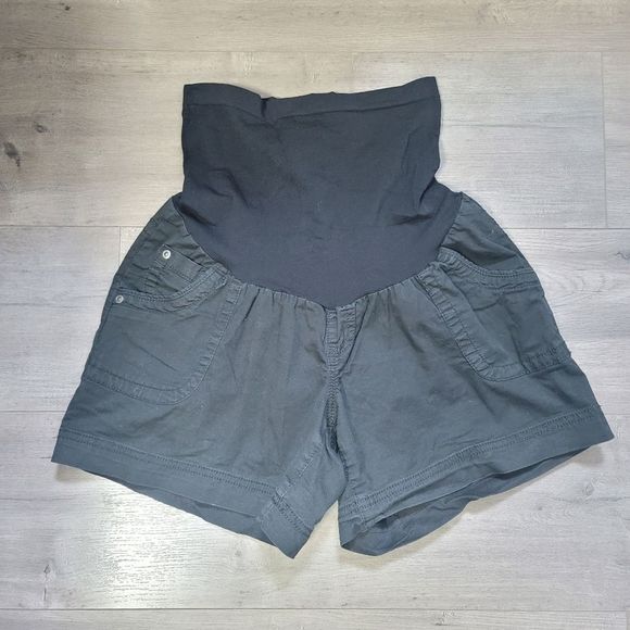 Bundle maternity shorts size medium - Picture 6 of 8